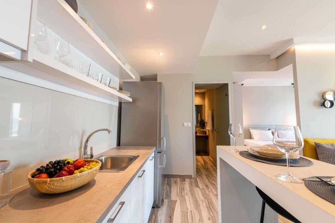Valtes Luxurious Apartments Букари Екстериор снимка